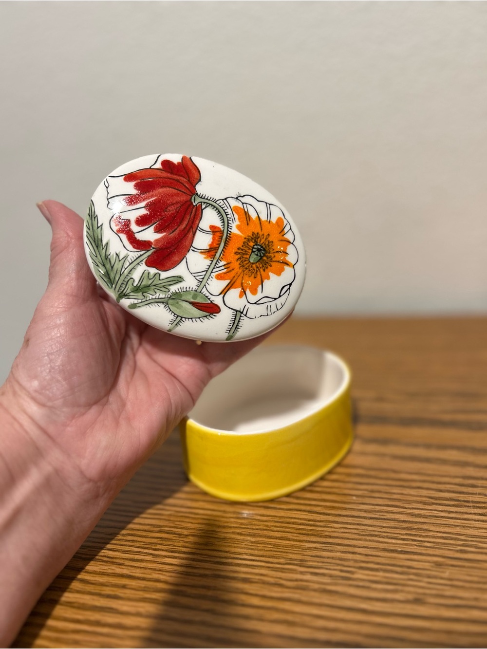 Hand-Painted Poppy Ceramic Trinket Box in Yellow - Picture 6 of 7